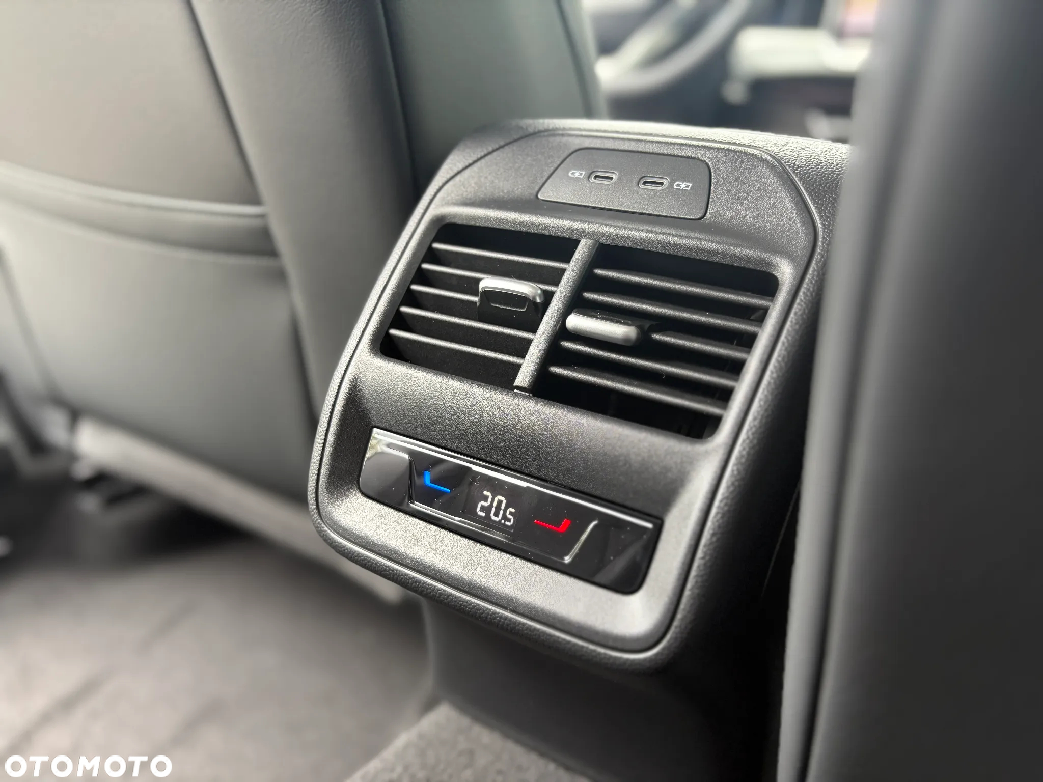 Volkswagen Passat 1.5 TSI ACT mHEV Business Plus DSG - 27