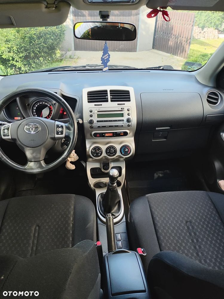 Toyota Urban Cruiser 1.4 D-4D Sol 4x4 - 14