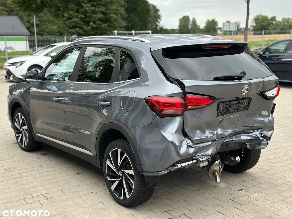 MG ZS - 8