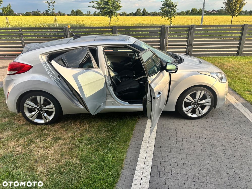 Hyundai Veloster - 19