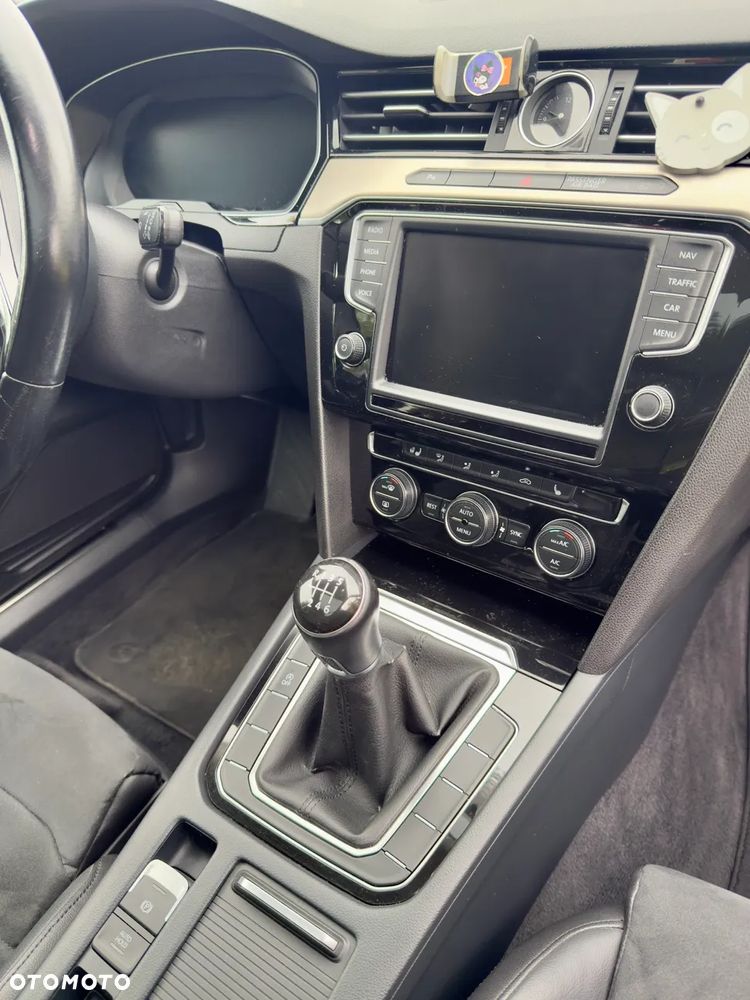 Volkswagen Passat 2.0 TDI SCR Highline - 7