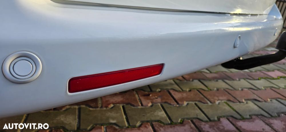 Volkswagen Caravelle - 12