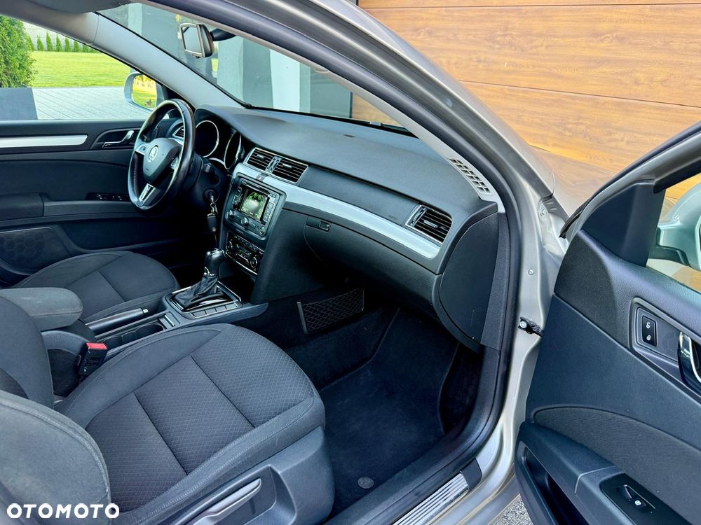 Skoda Superb 2.0 TDI Green tec DSG Elegance - 18