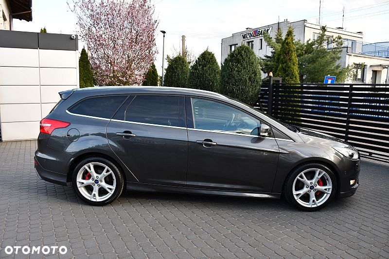 Ford Focus 1.5 EcoBlue Start-Stopp-System TITANIUM DESIGN - 29