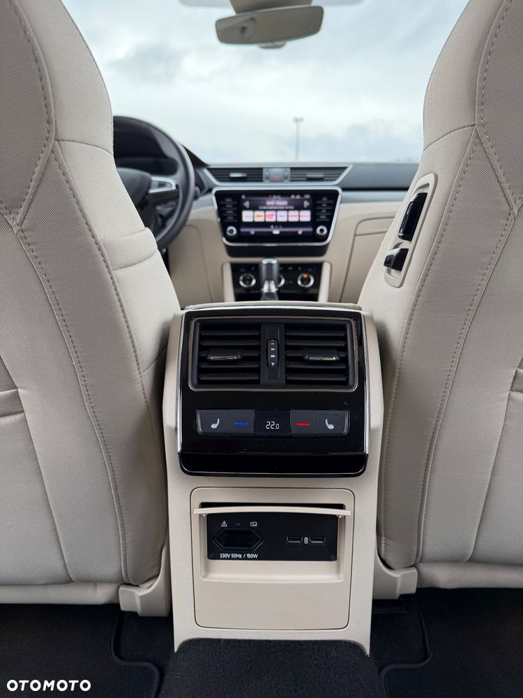 Skoda Superb 2.0 TDI Style DSG - 40