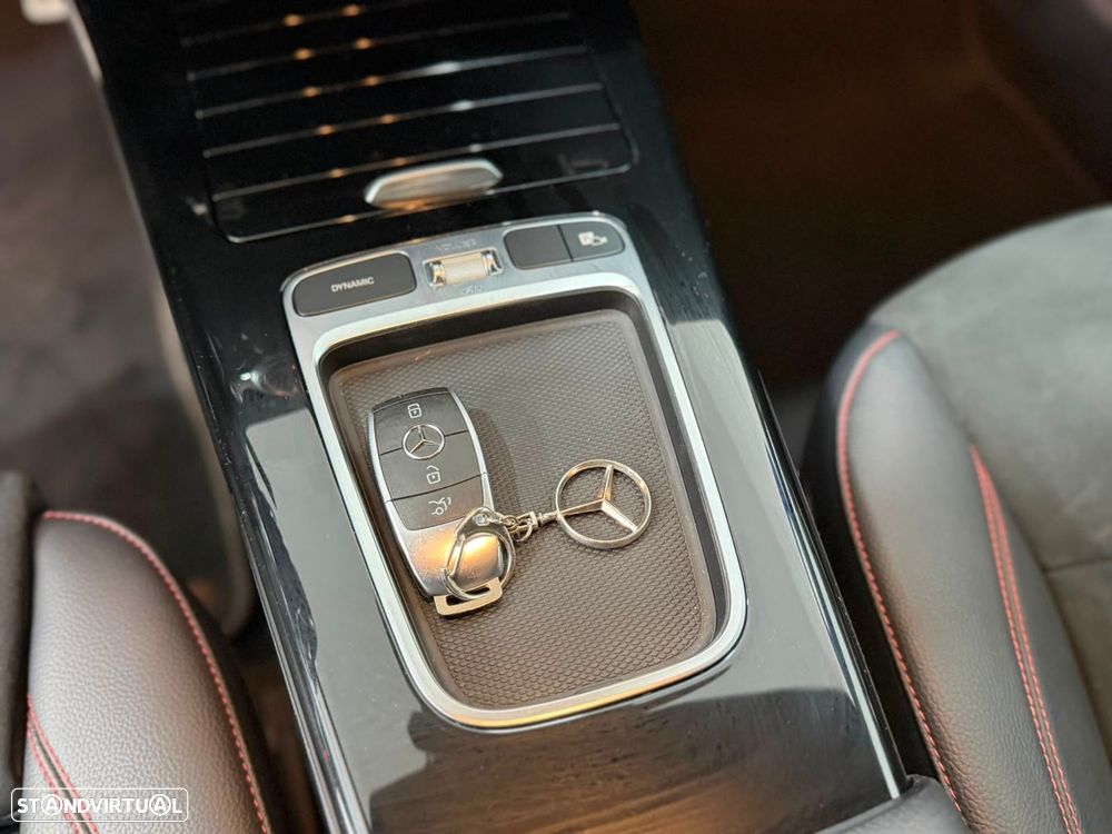 Mercedes-Benz A 250 Limousine e AMG Line - 12