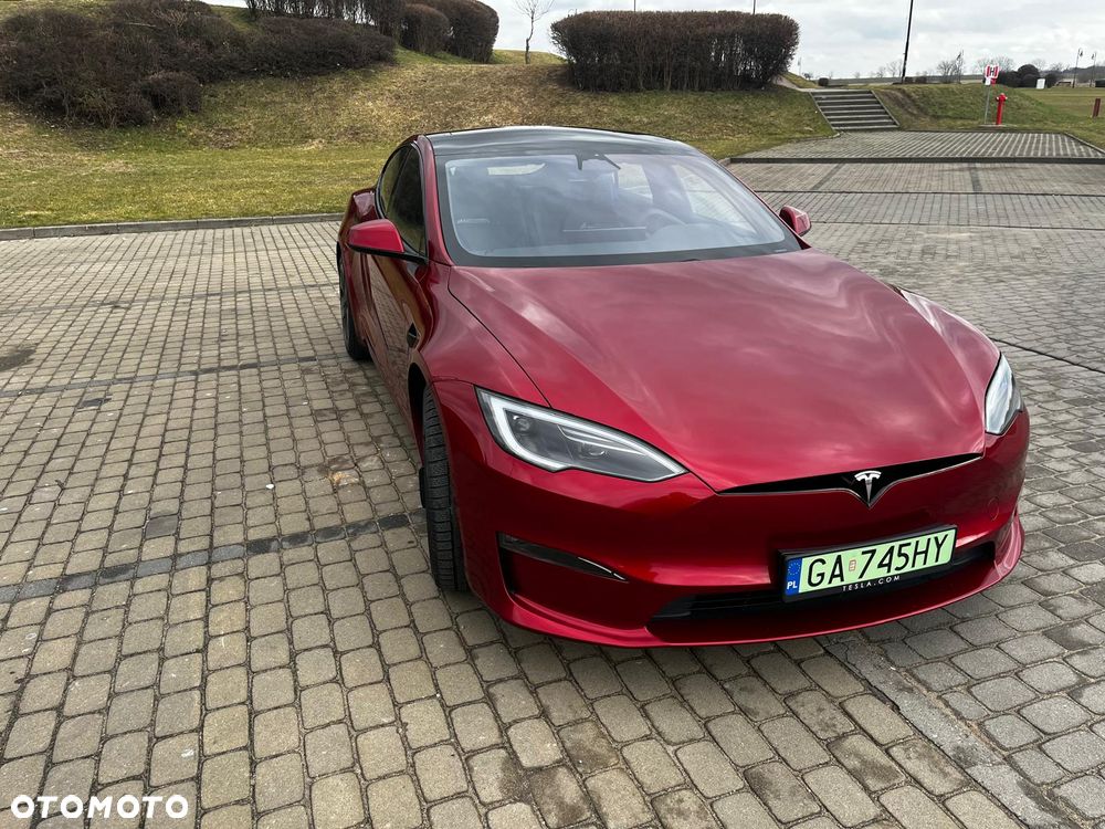 Tesla Model S - 4
