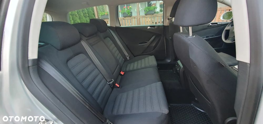 Volkswagen Passat 2.0 TDI DPF Comfortline - 12