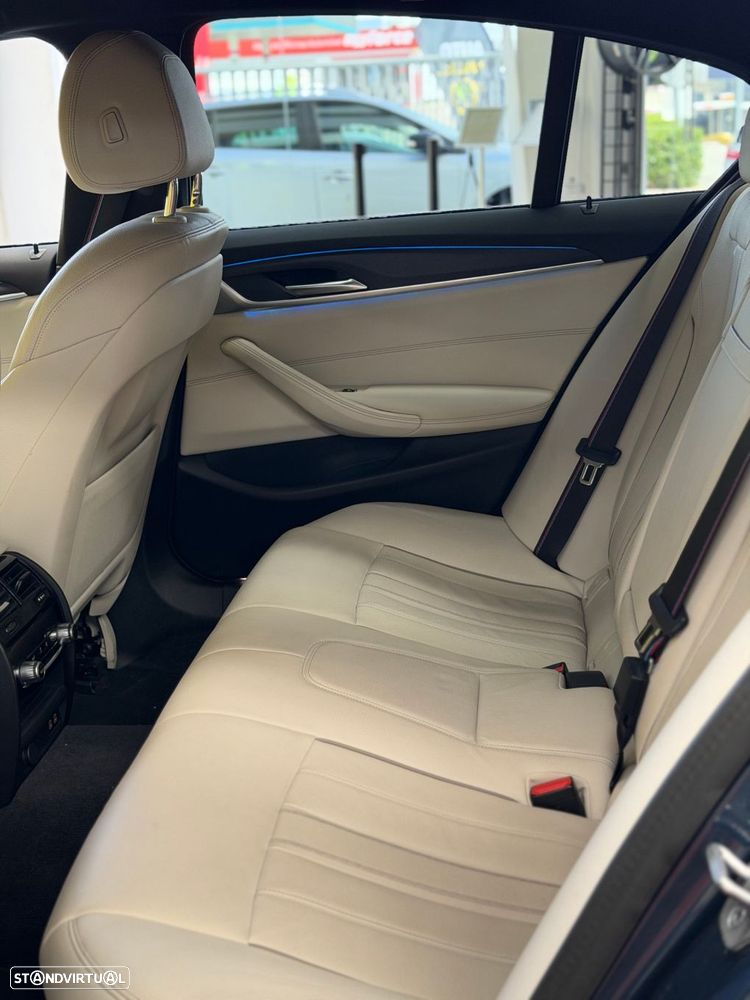 BMW 530 e Pack 50 anos M - 11