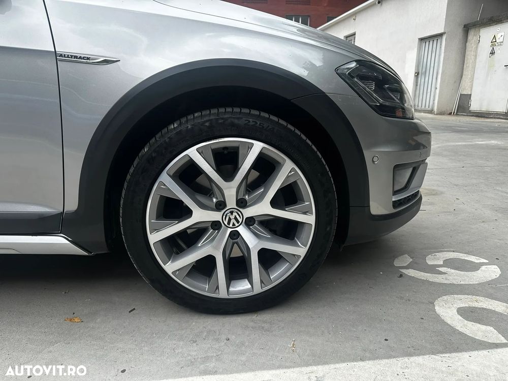 Volkswagen Golf 2.0 TDI DPF BMT DSG GTD - 26