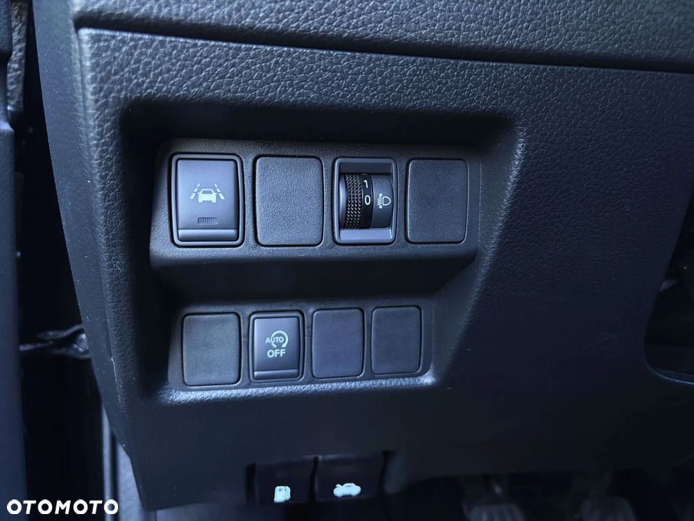 Nissan Qashqai 1.3 DIG-T N-Connecta - 32