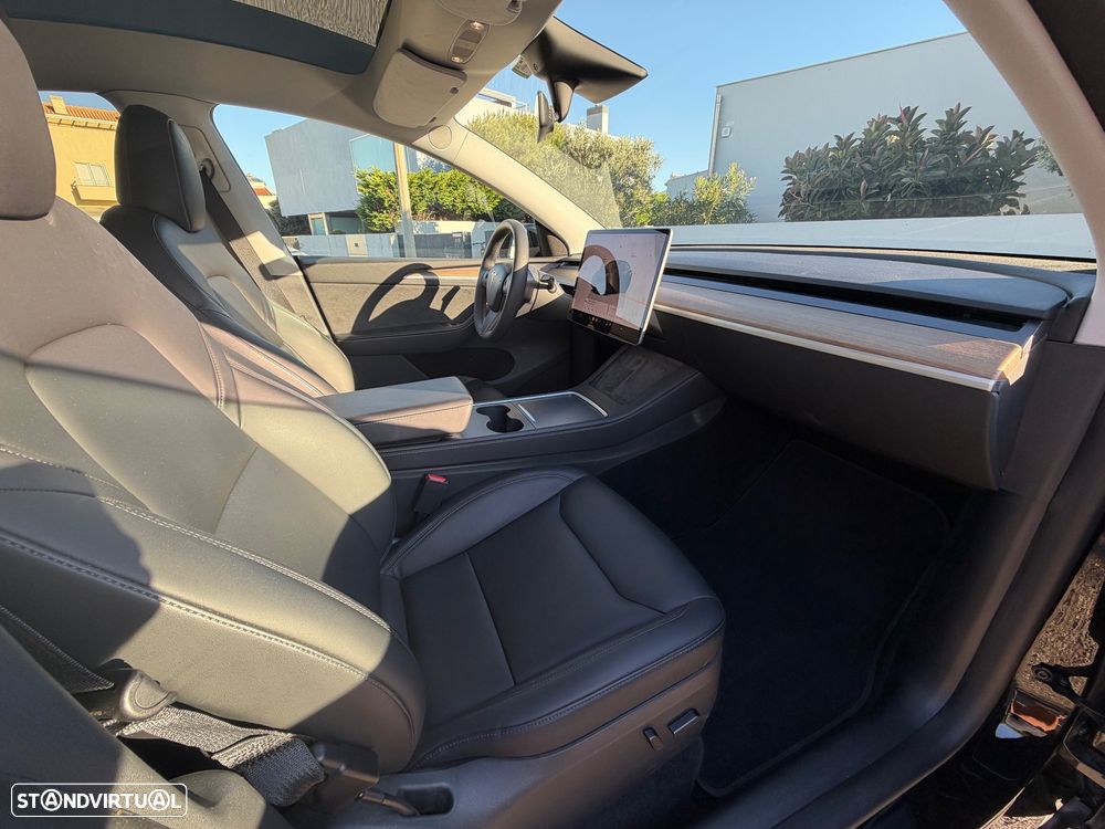 Tesla Model Y Performance Dual Motor AWD - 10