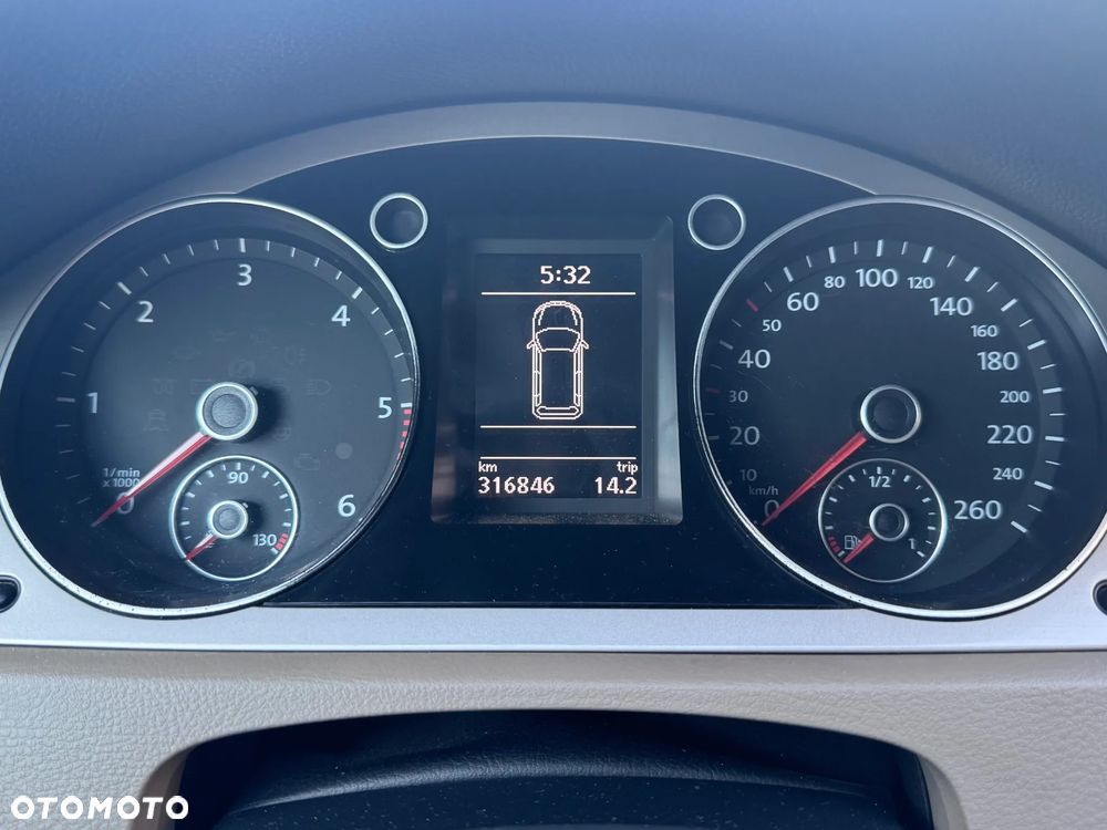 Volkswagen Passat 2.0 TDI Comfortline - 10