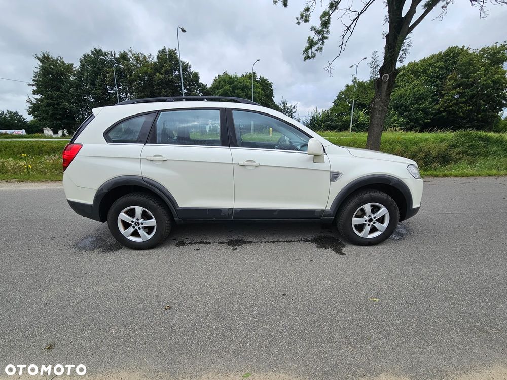Chevrolet Captiva 2.4 LS 5os - 5