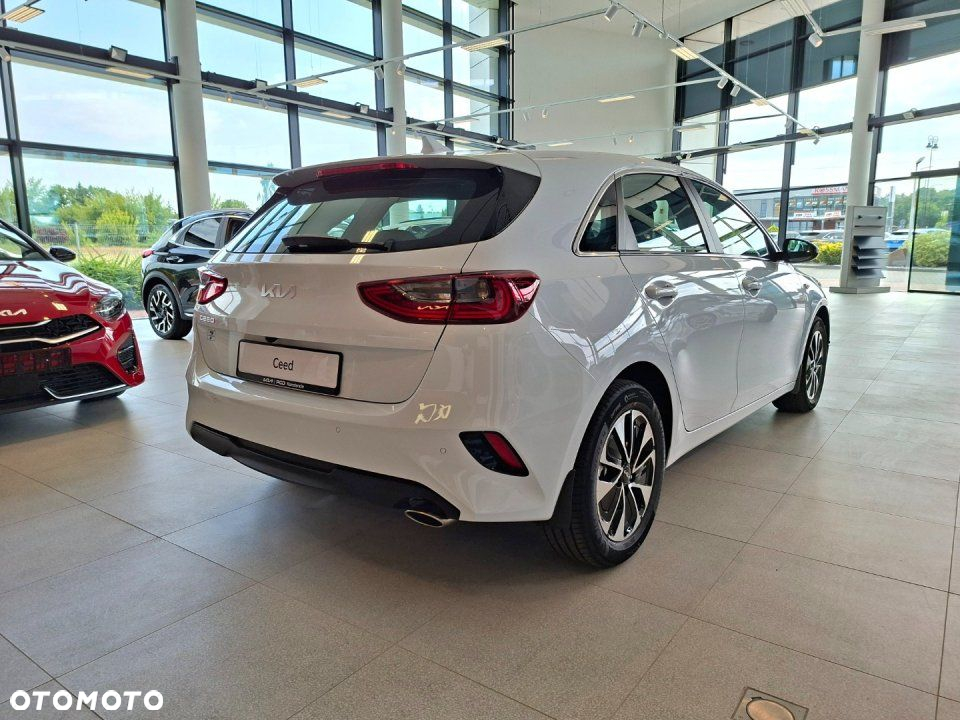 Kia Ceed - 4