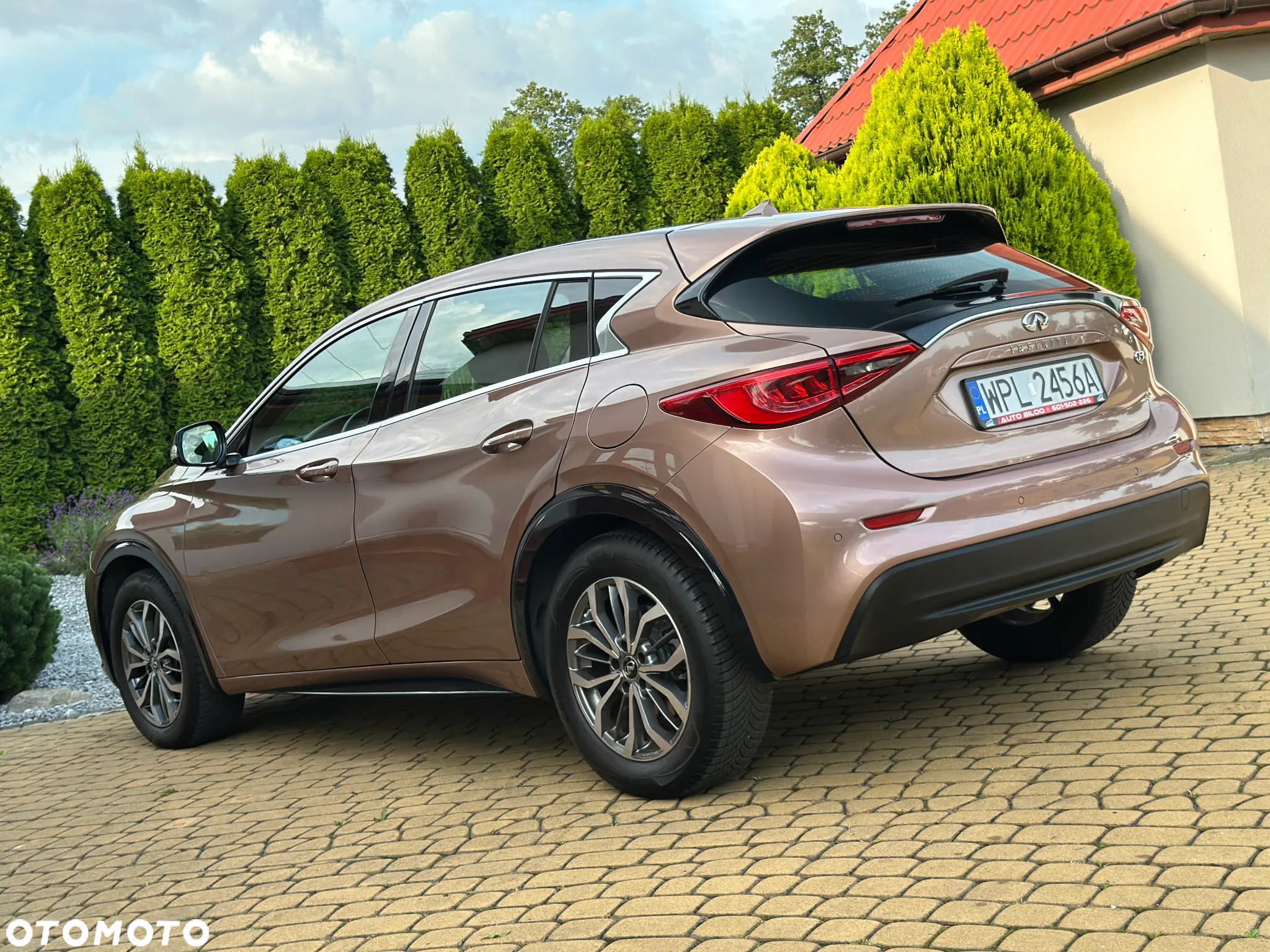 Infiniti Q30 1.5d Premium Tech Cafe Teak - 38