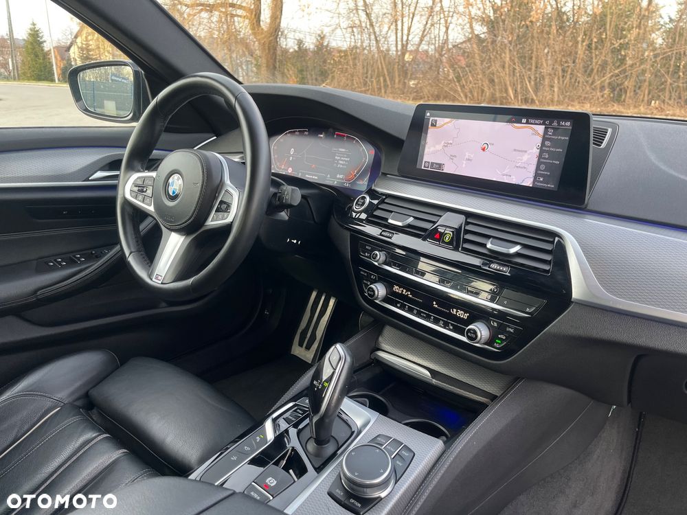 BMW Seria 5 520d xDrive M Sport Edition - 14