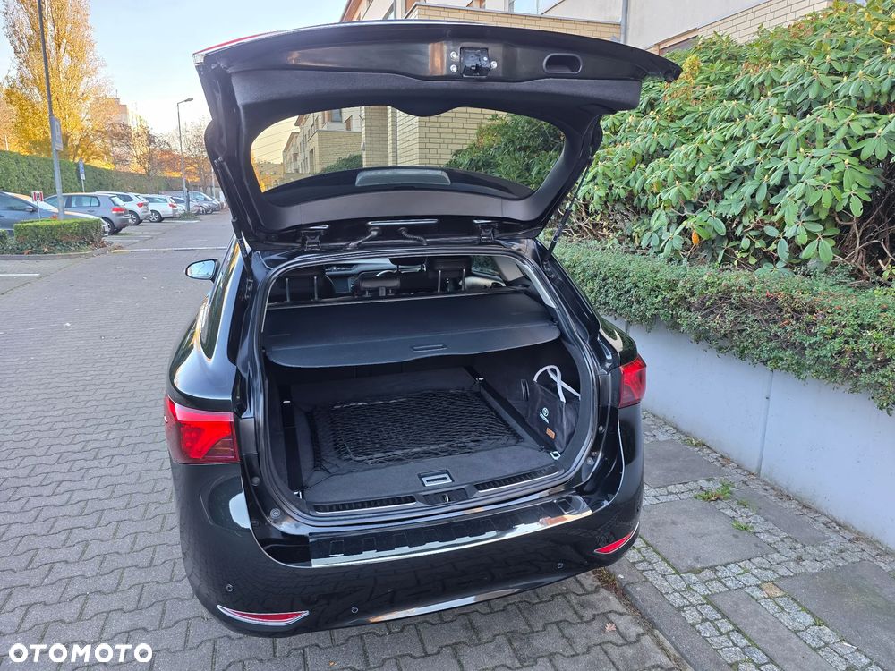 Toyota Avensis 1.8 Prestige - 12