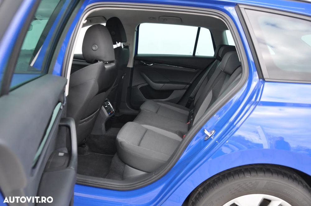 Skoda Octavia Combi 2.0 TDI DSG Ambition - 30