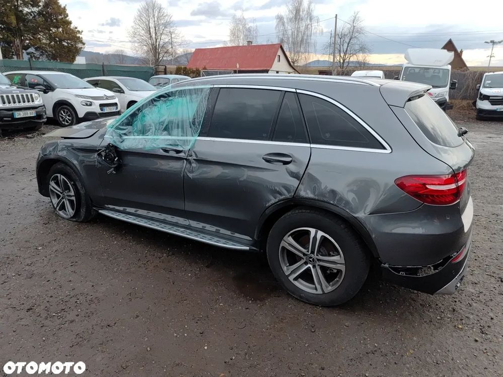 Mercedes-Benz GLC - 23