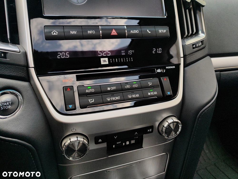 Toyota Land Cruiser - 28