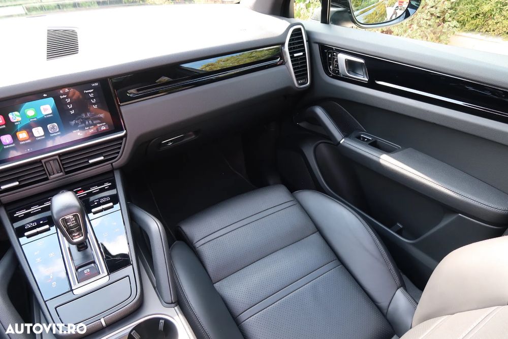 Porsche Cayenne - 20