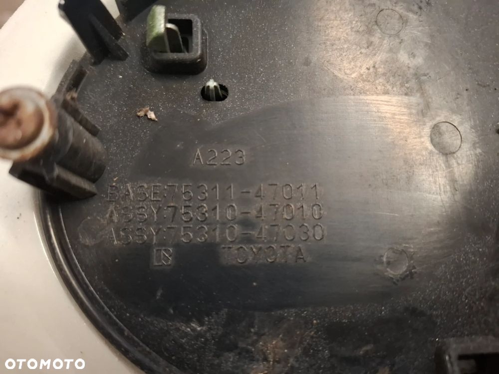 TOYOTA PRIUS III HYBRYDA 09-12r ZNACZEK EMBLEMAT PRZÓD ZDERZAKA - 3