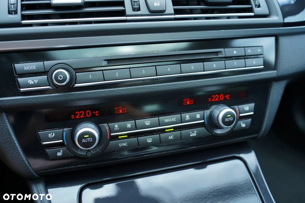 BMW Seria 5 520d Touring Sport Line - 35