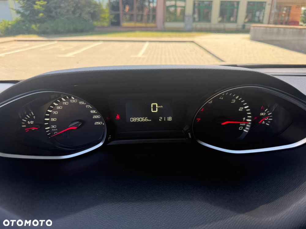 Peugeot 308 1.2 PureTech Active Pack S&S - 21