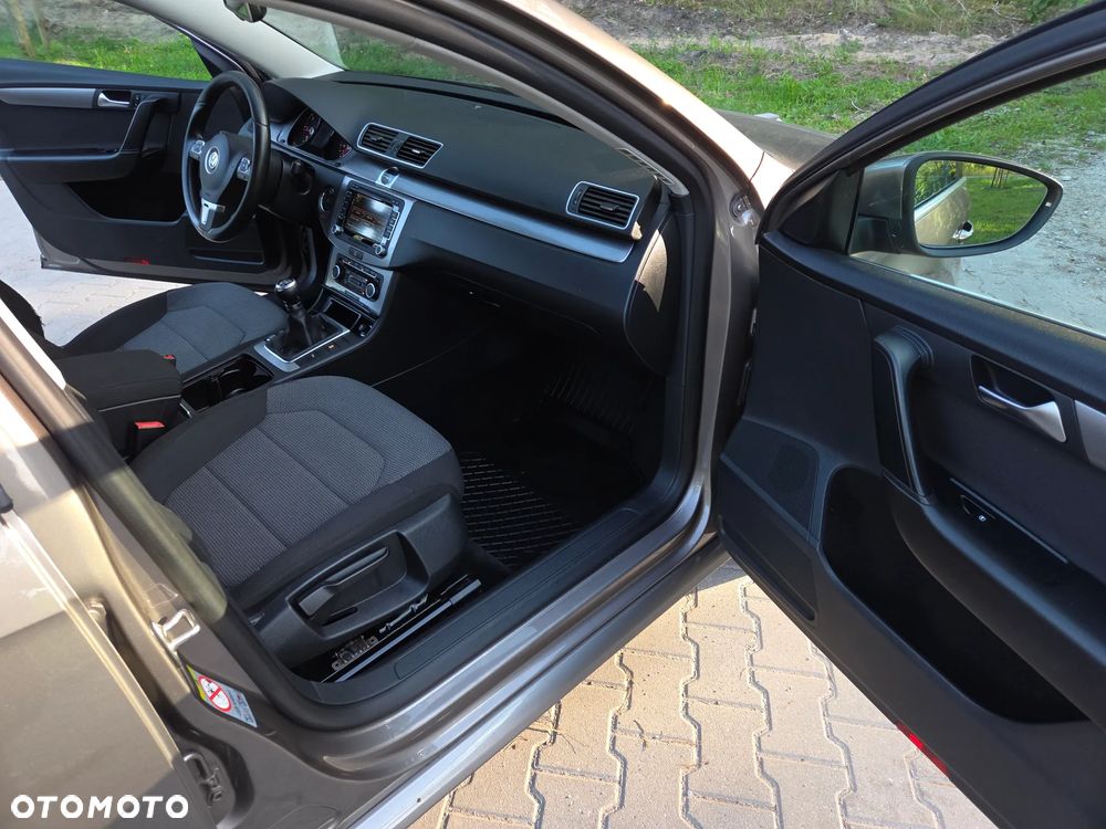 Volkswagen Passat 2.0 TDI DPF Comfortline - 16