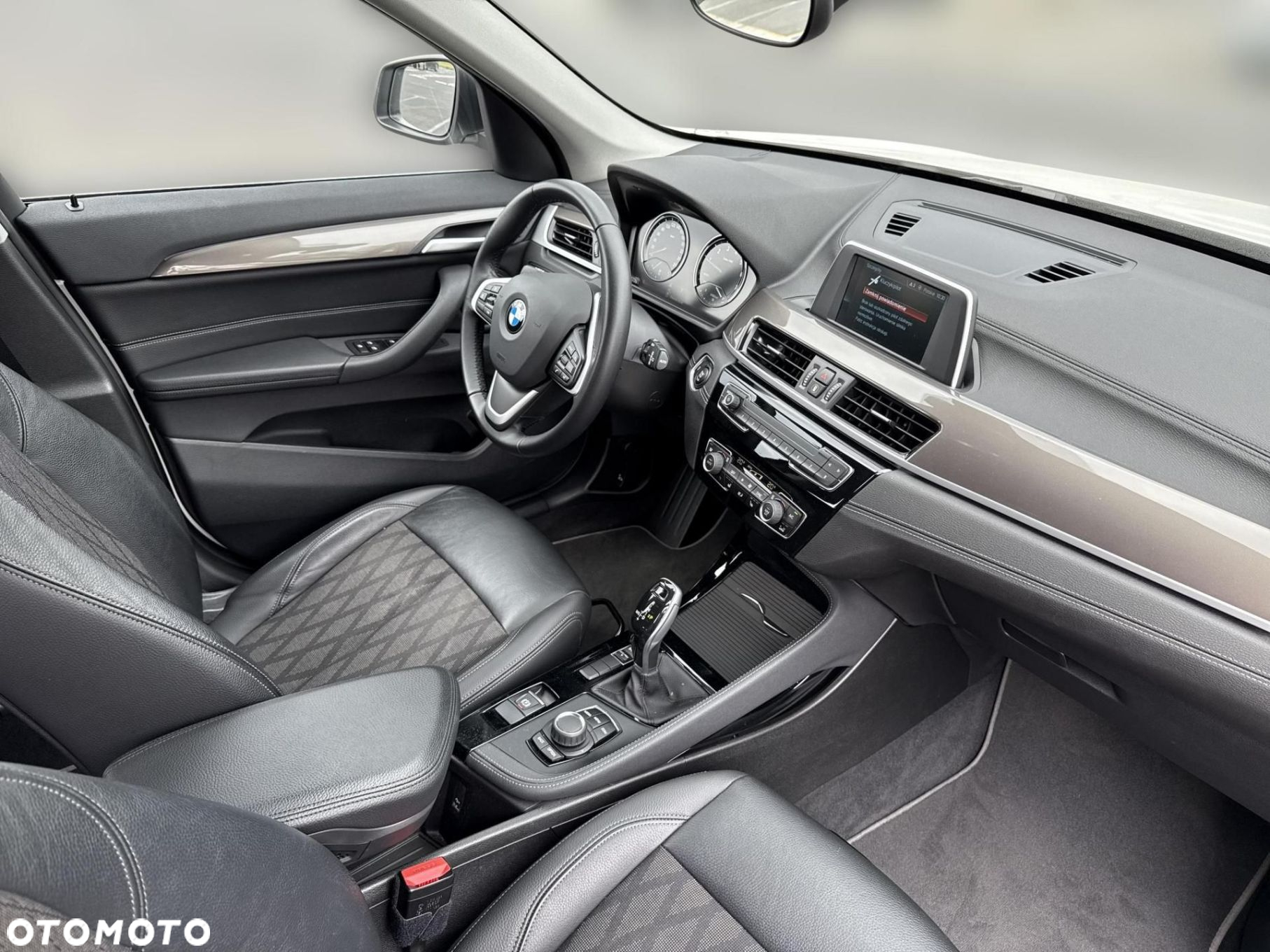 BMW X1 sDrive18i xLine - 20