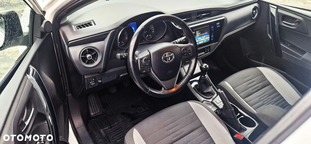 Toyota Auris 1.6 D-4D Dynamic - 9