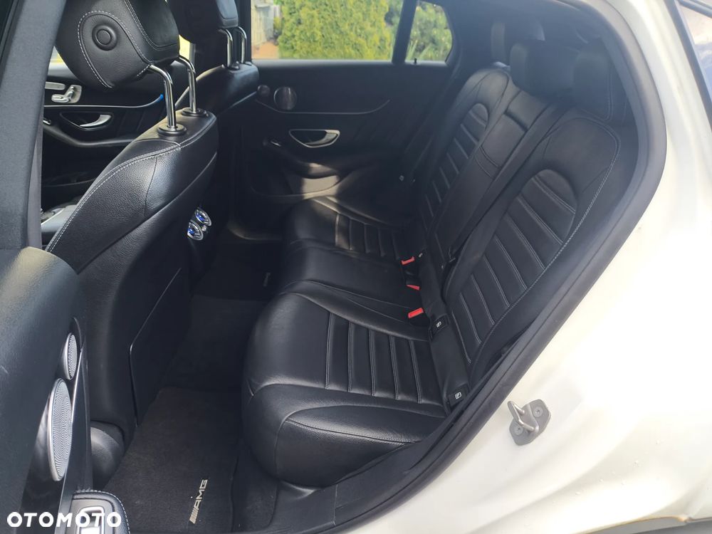 Mercedes-Benz GLC 300 4Matic 9G-TRONIC AMG Line - 35
