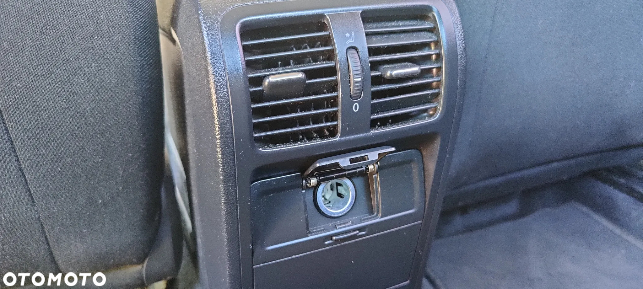 Volkswagen Passat - 12
