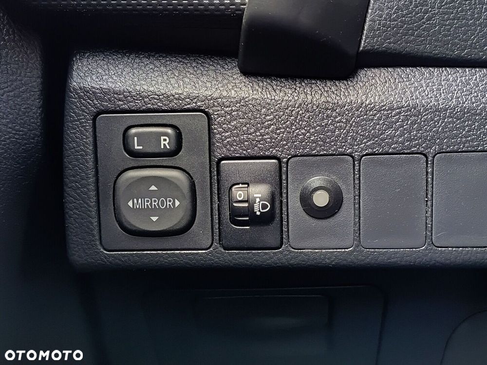 Toyota Auris 1.33 VVT-i Active - 13