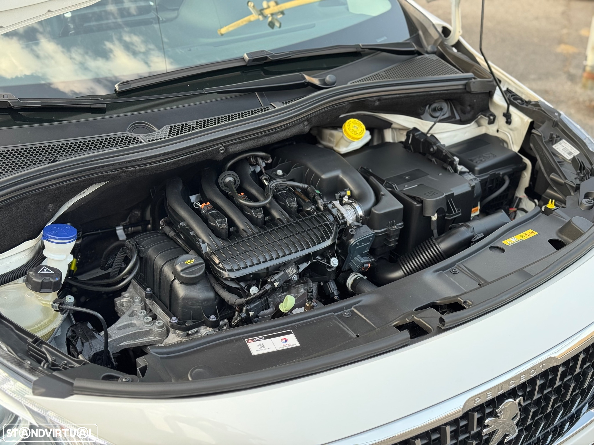 Peugeot 2008 1.2 PureTech Allure - 23