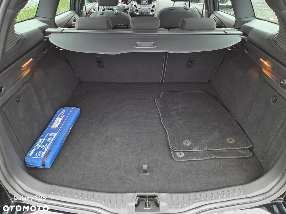 Ford Focus 1.0 EcoBoost ST-Line - 12