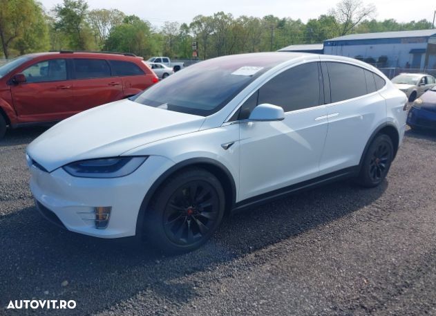 Tesla Model X - 2