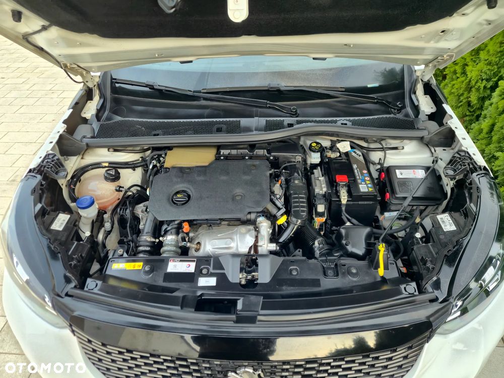 Peugeot 2008 1.5 BlueHDi Allure S&S - 13