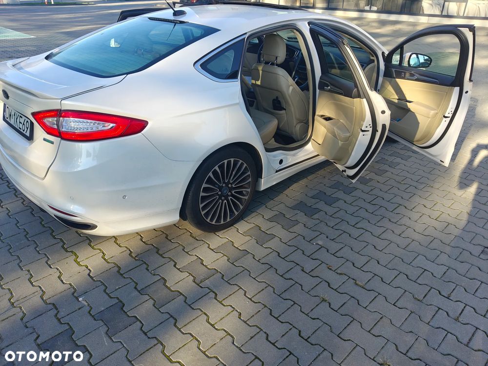 Ford Fusion 2.0 EcoBoost Titanium - 16