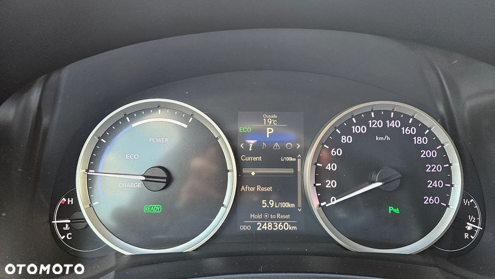 Lexus IS 300h Elegance - 12