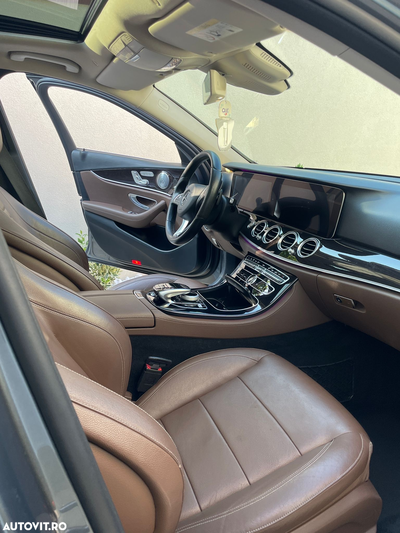 Mercedes-Benz E 220 d T 9G-TRONIC - 13