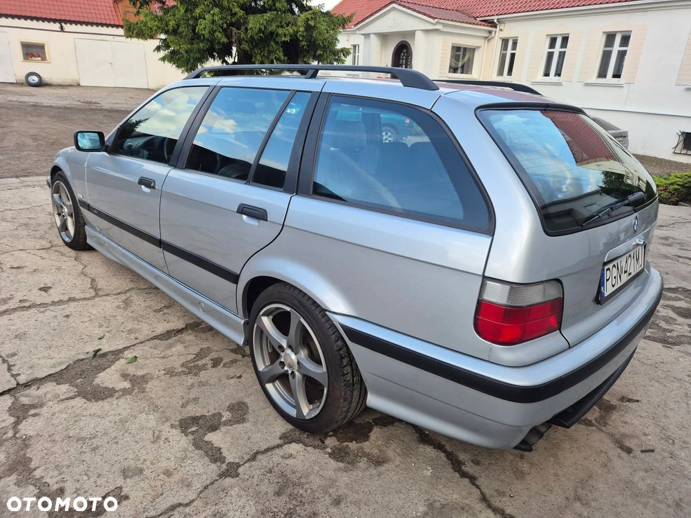 BMW Seria 3 - 32
