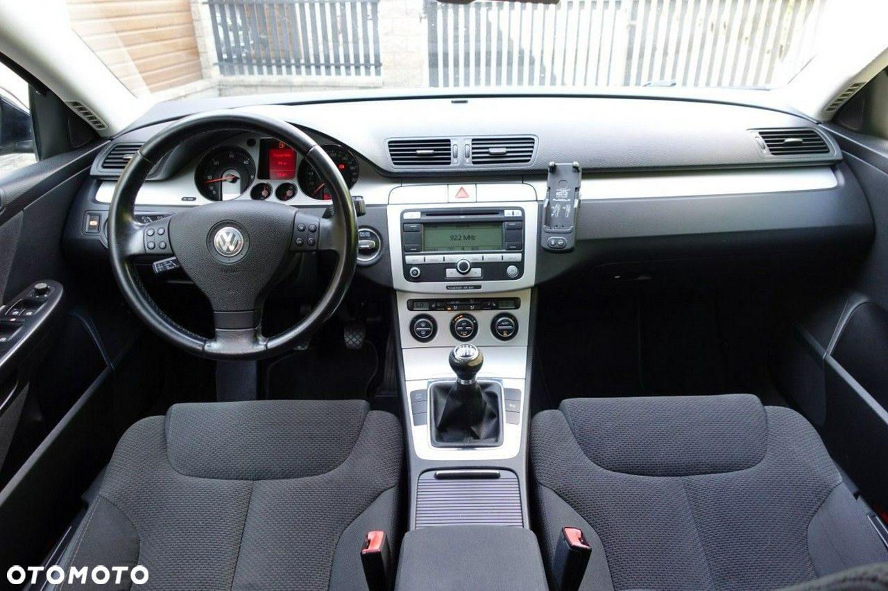 Volkswagen Passat - 15