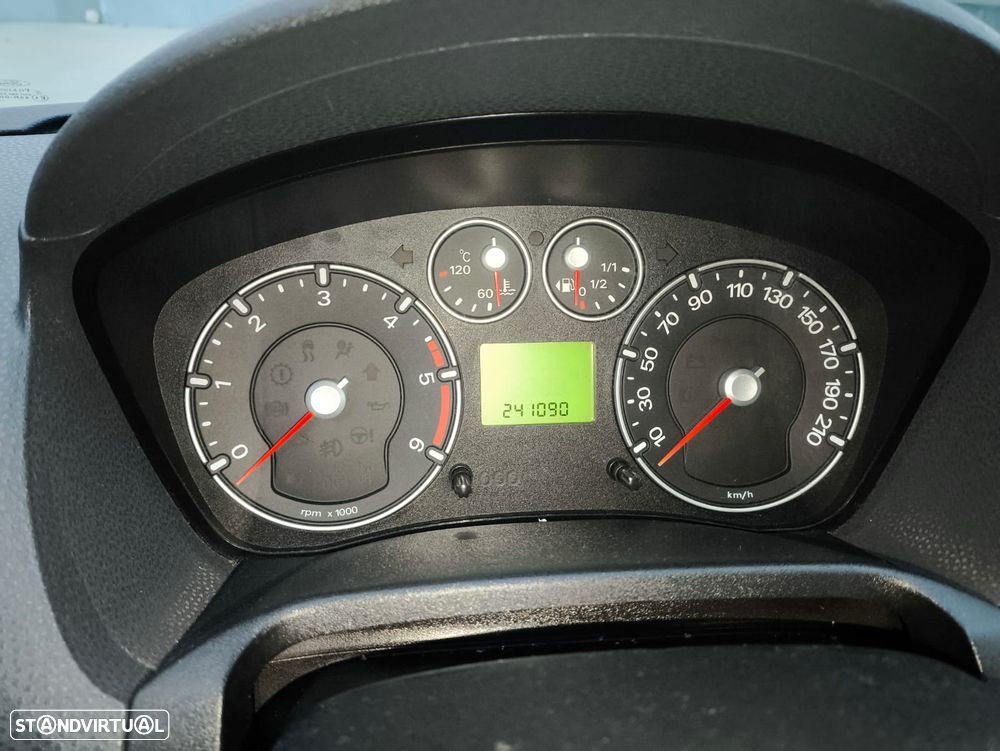 Ford Fiesta 1.4 TDCi Ambiente - 6