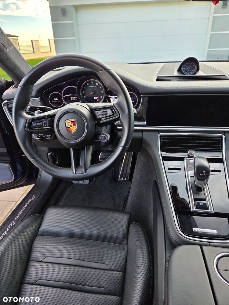 Porsche Panamera Turbo S - 8