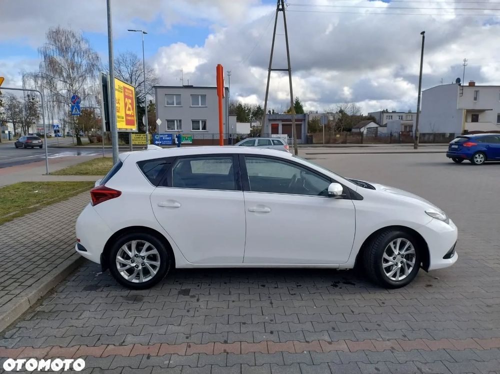Toyota Auris - 4