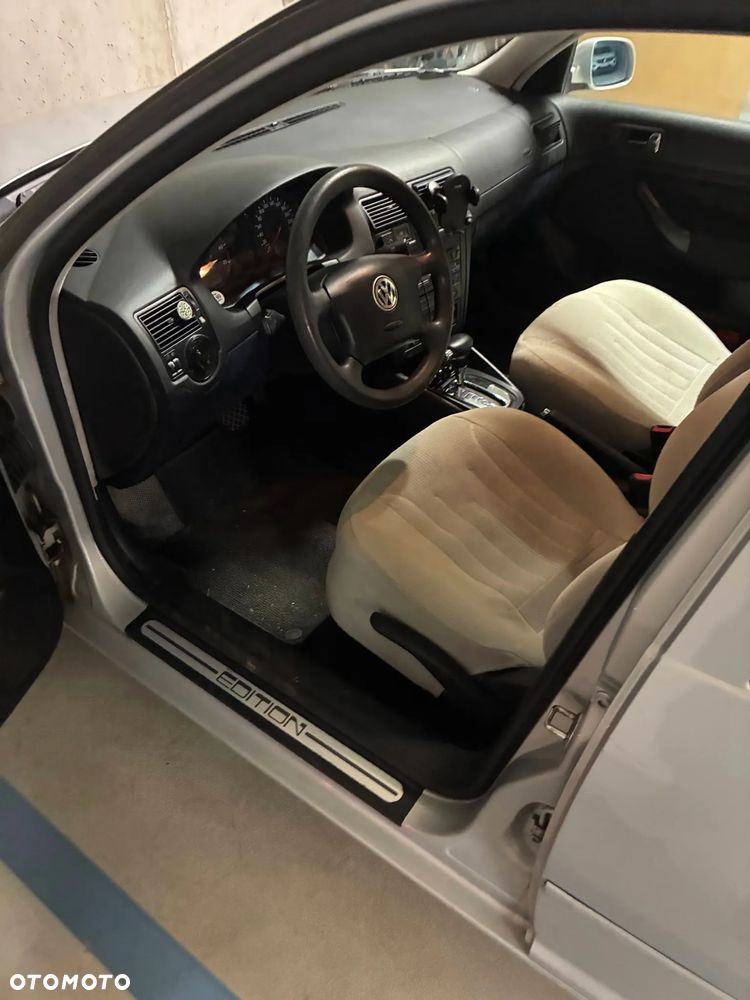 Volkswagen Golf 1.6 Trendline - 4