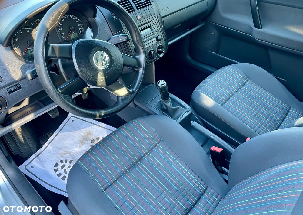 Volkswagen Polo - 4