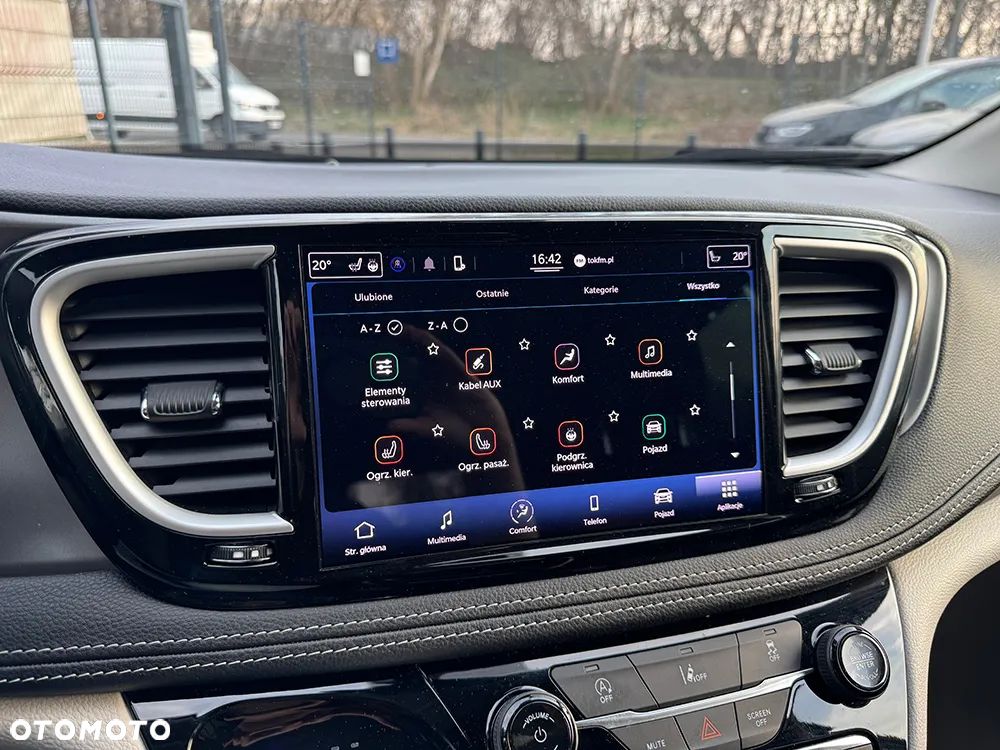 Chrysler Pacifica - 26